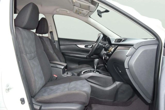 2016 Nissan Rogue - Image 20 of 21