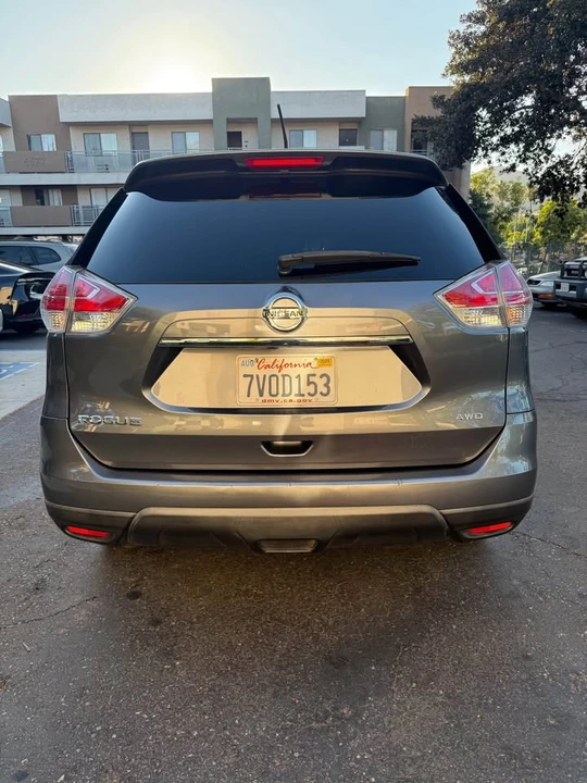 2016 Nissan Rogue - Image 3 of 10
