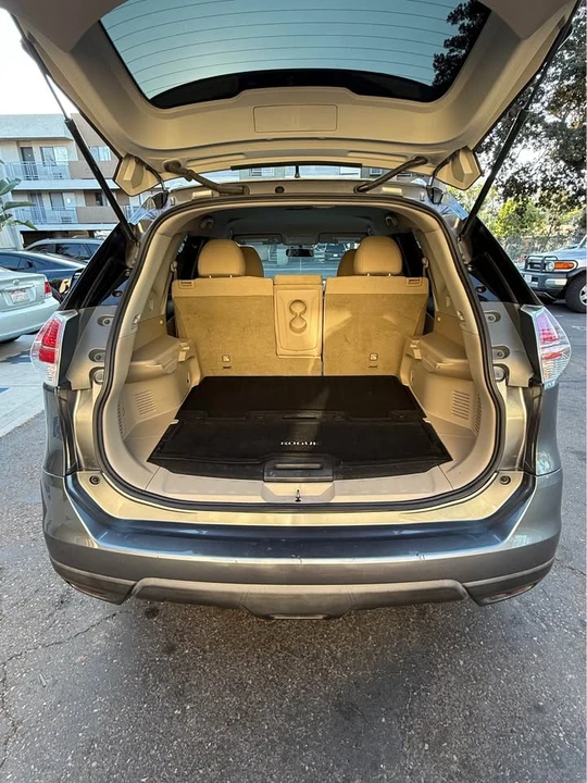 2016 Nissan Rogue - Image 9 of 10