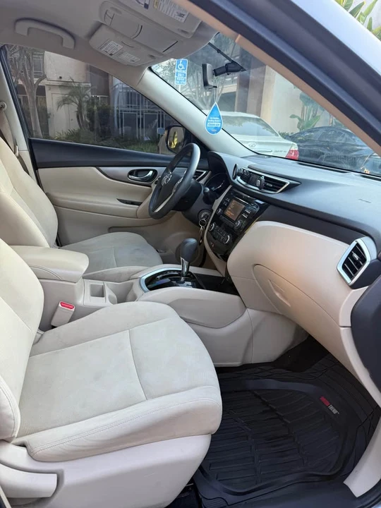 2016 Nissan Rogue - Image 5 of 10