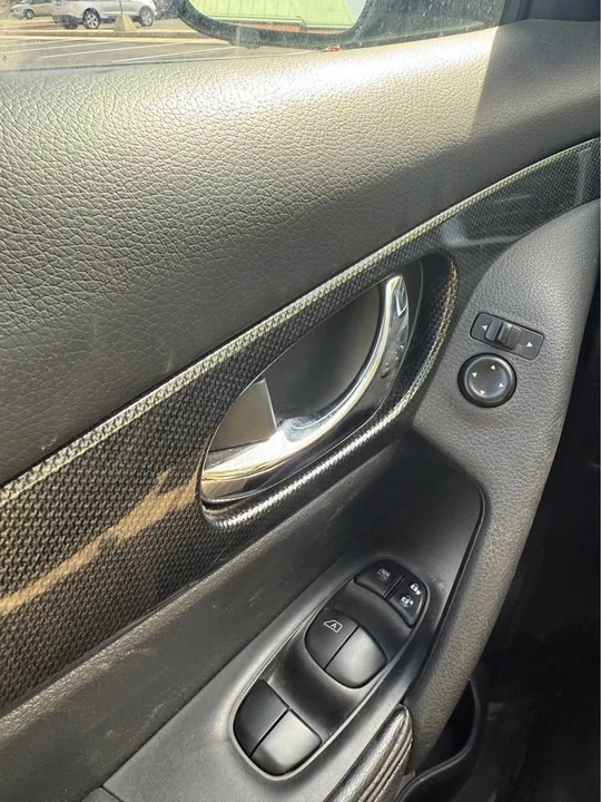 2016 Nissan Rogue - Image 15 of 17