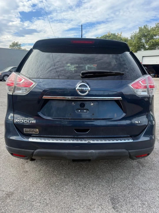 2016 Nissan Rogue - Image 4 of 17