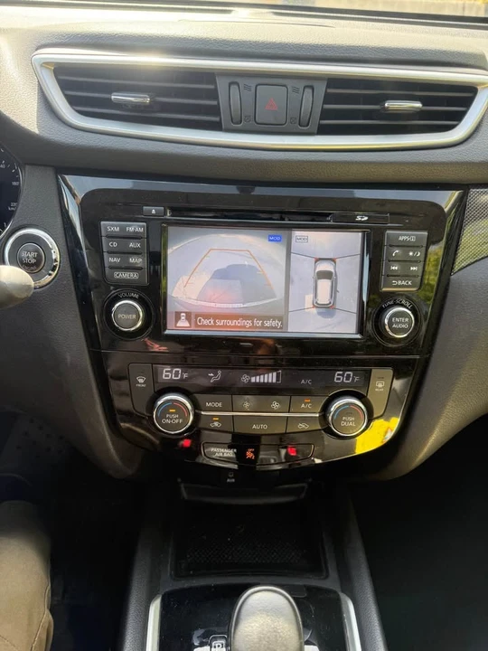 2016 Nissan Rogue - Image 12 of 17