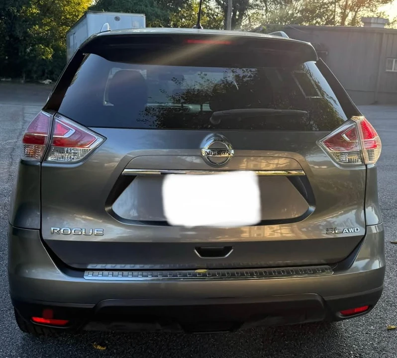 2016 Nissan Rogue - Image 4 of 10