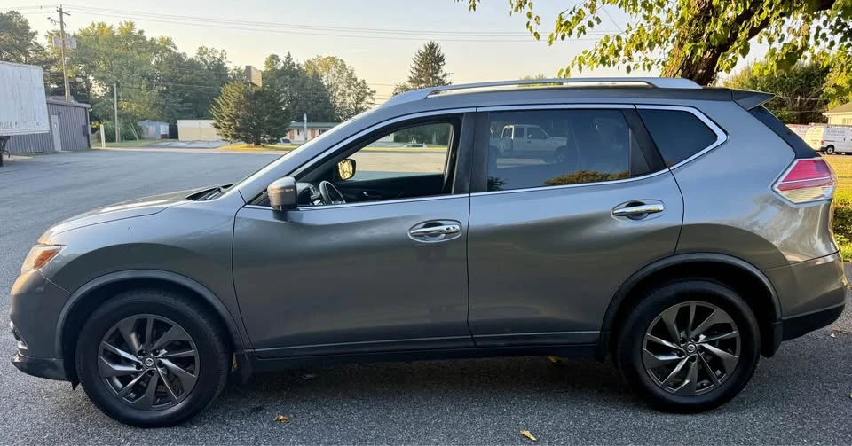 2016 Nissan Rogue - Image 3 of 10