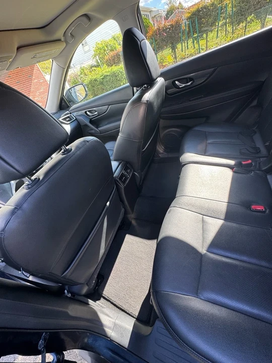 2016 Nissan Rogue - Image 16 of 19