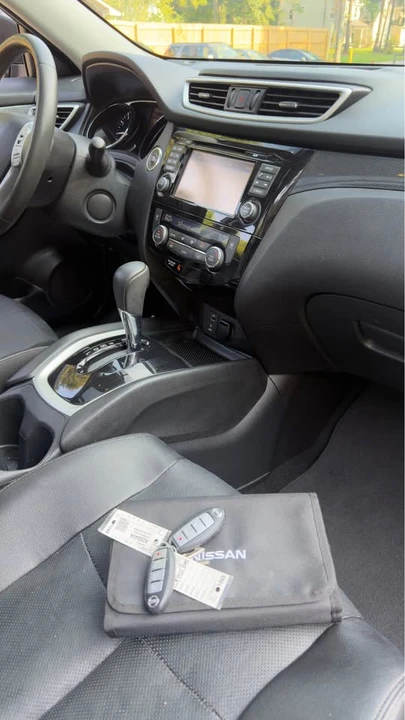 2016 Nissan Rogue - Image 13 of 20