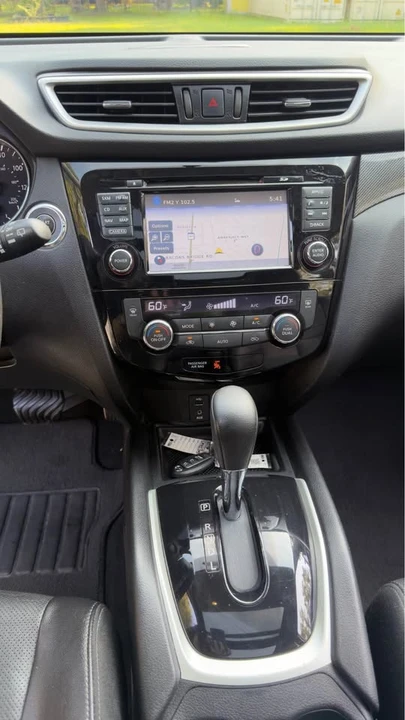 2016 Nissan Rogue - Image 12 of 20