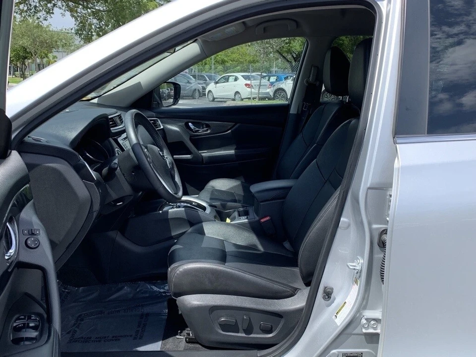 2016 Nissan Rogue - Image 5 of 12