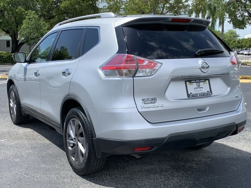 2016 Nissan Rogue - Image 4 of 12