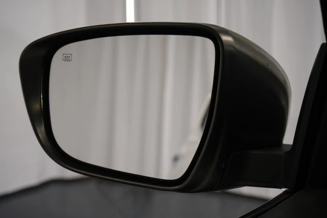 2016 Nissan Rogue - Image 27 of 31