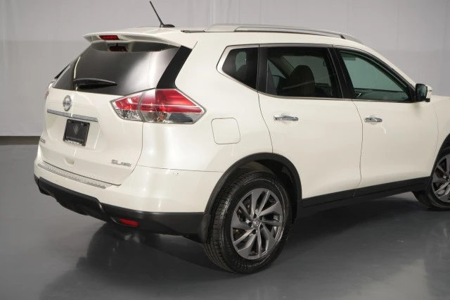 2016 Nissan Rogue - Image 15 of 21