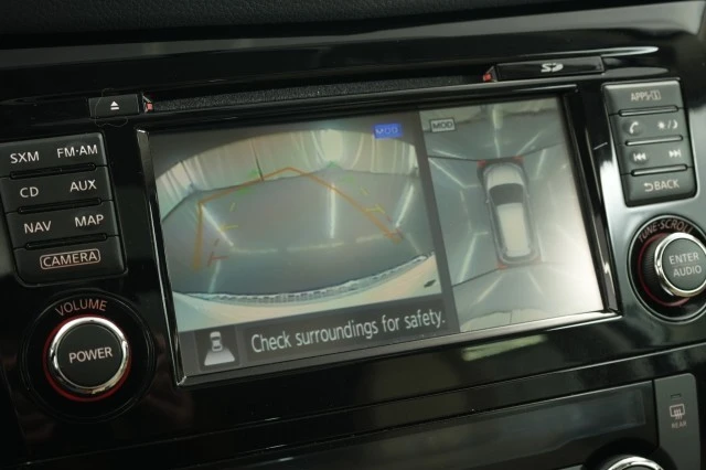 2016 Nissan Rogue - Image 28 of 31