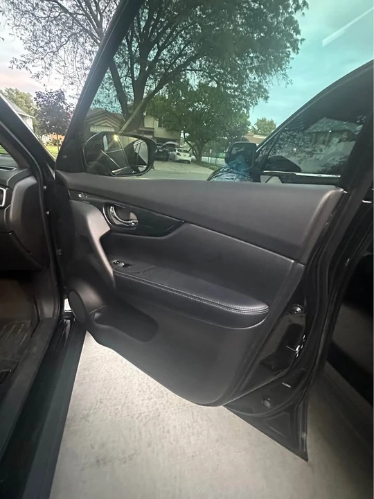 2016 Nissan Rogue - Image 7 of 11