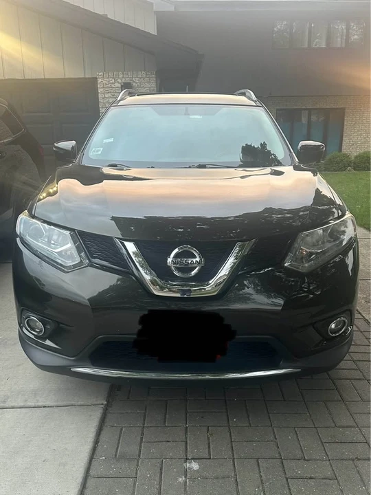 2016 Nissan Rogue - Image 9 of 11
