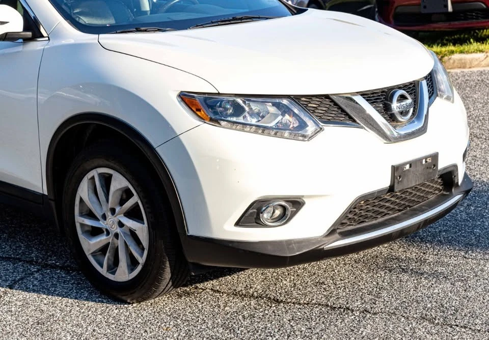 2016 Nissan Rogue - Image 6 of 12