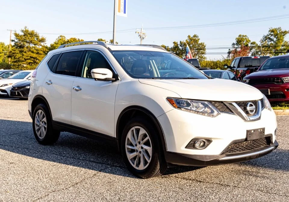 2016 Nissan Rogue - Image 5 of 12