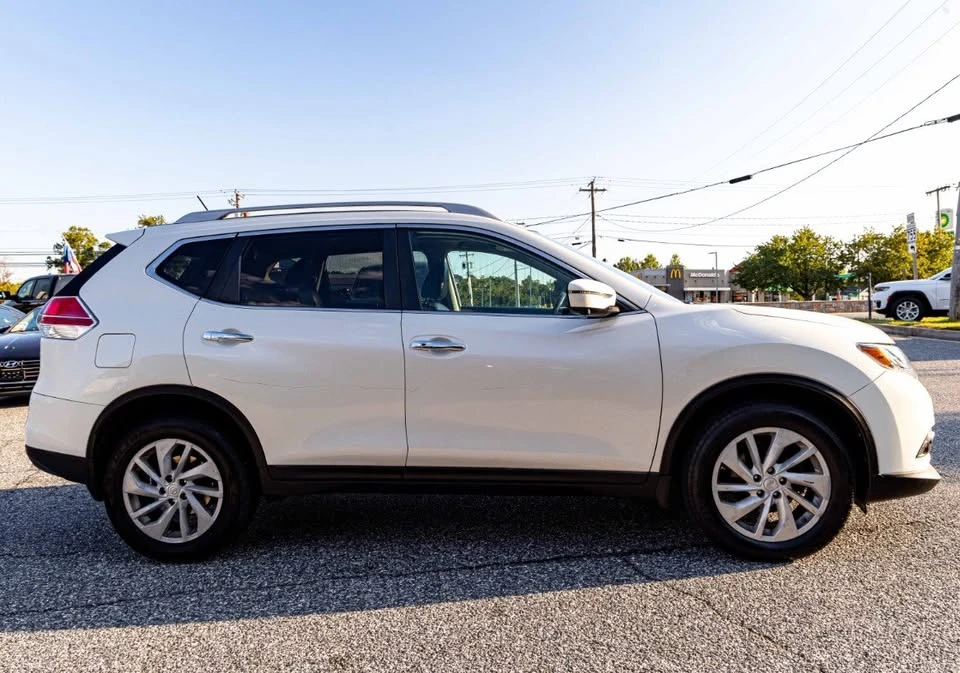 2016 Nissan Rogue - Image 4 of 12