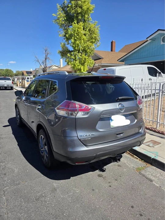 2016 Nissan Rogue - Image 2 of 10