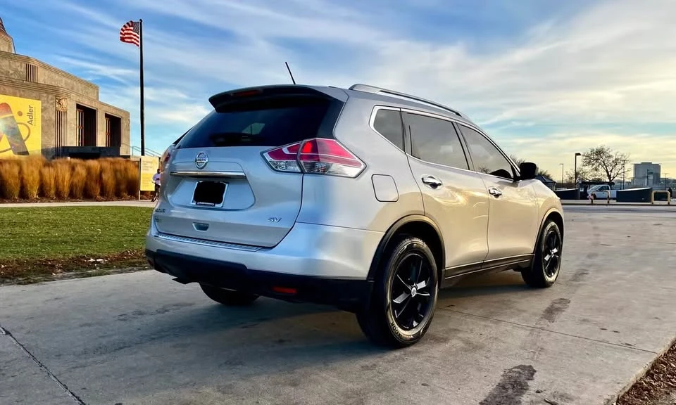 2016 Nissan Rogue - Image 7 of 15