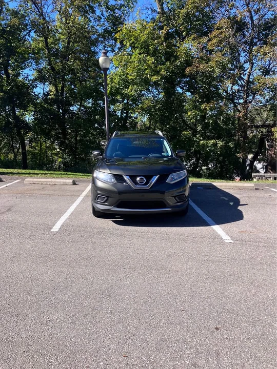 2016 Nissan Rogue - Image 2 of 15