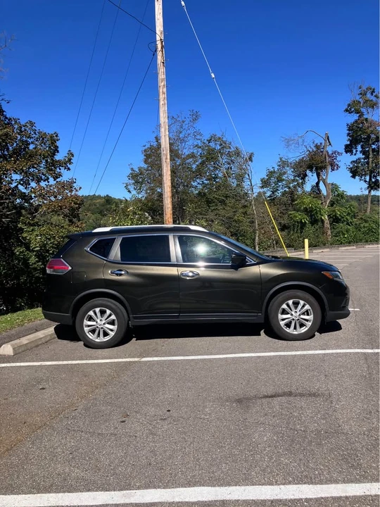 2016 Nissan Rogue - Image 4 of 15