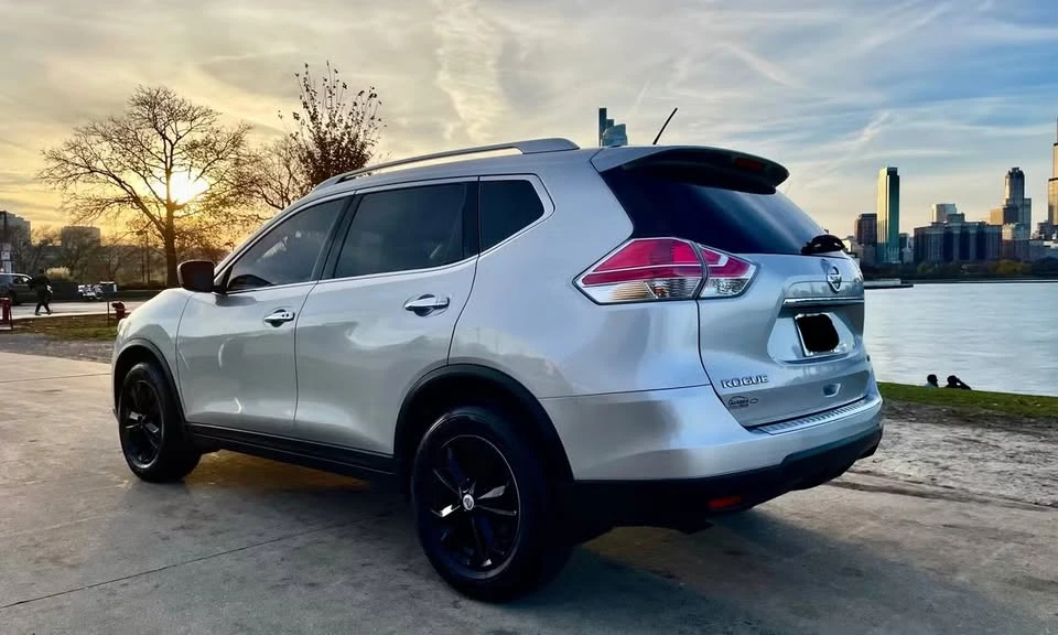 2016 Nissan Rogue - Image 9 of 15