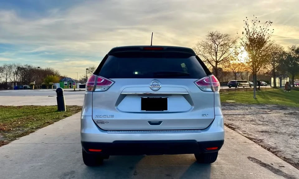 2016 Nissan Rogue - Image 8 of 15