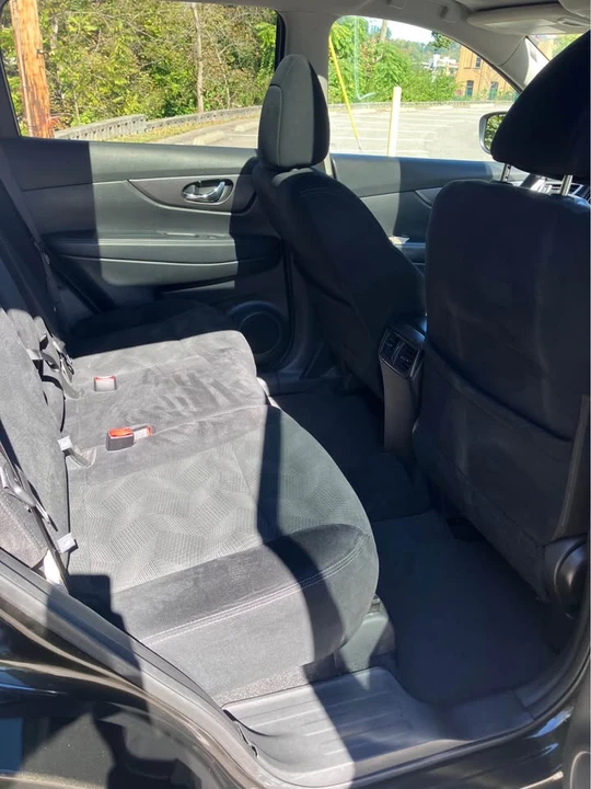 2016 Nissan Rogue - Image 7 of 15