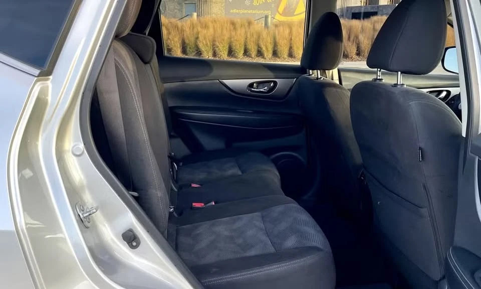 2016 Nissan Rogue - Image 13 of 15