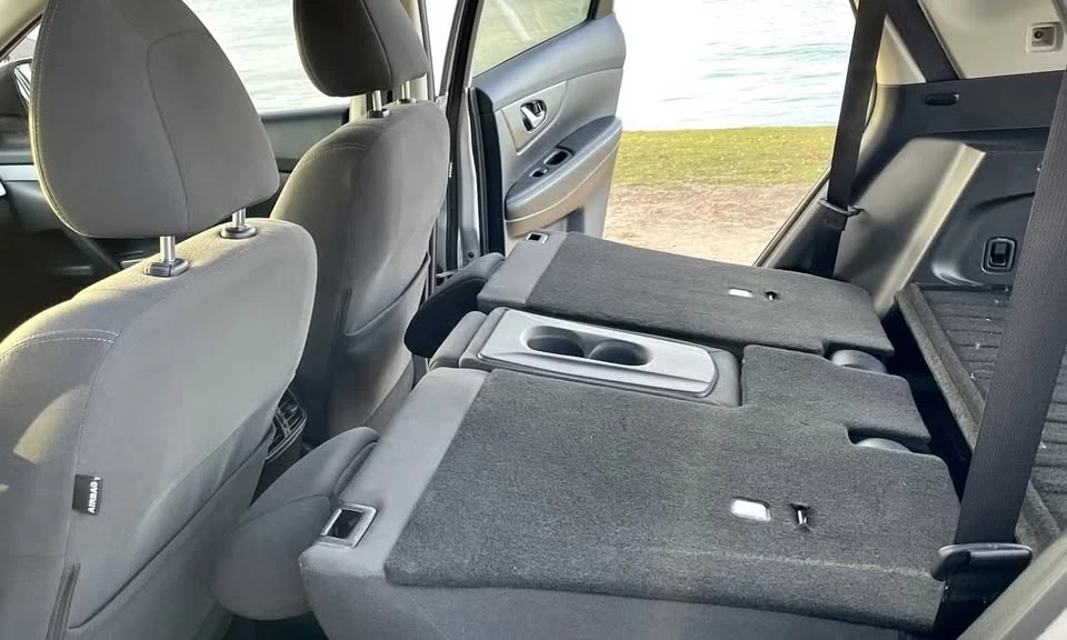 2016 Nissan Rogue - Image 14 of 15