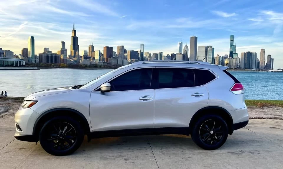 2016 Nissan Rogue - Image 2 of 15
