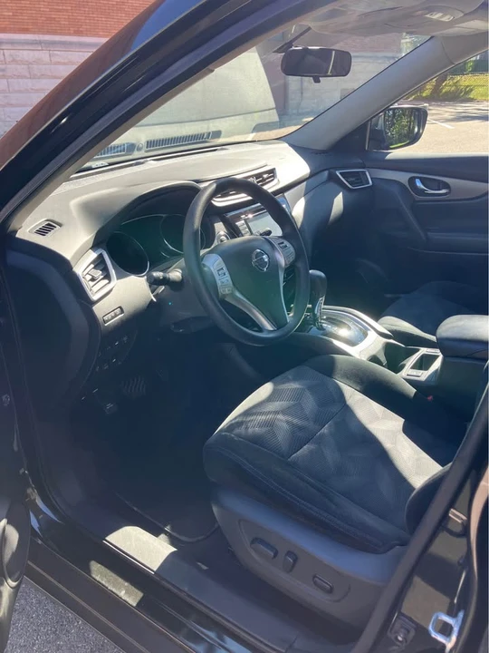2016 Nissan Rogue - Image 8 of 15