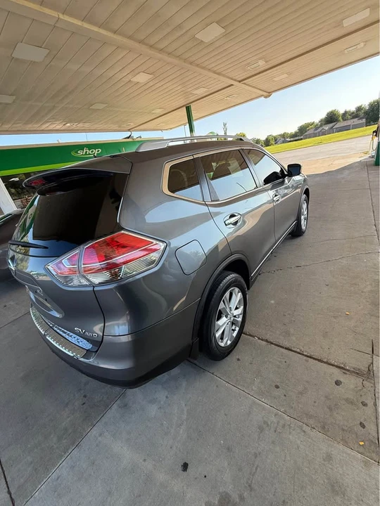 2016 Nissan Rogue - Image 4 of 6