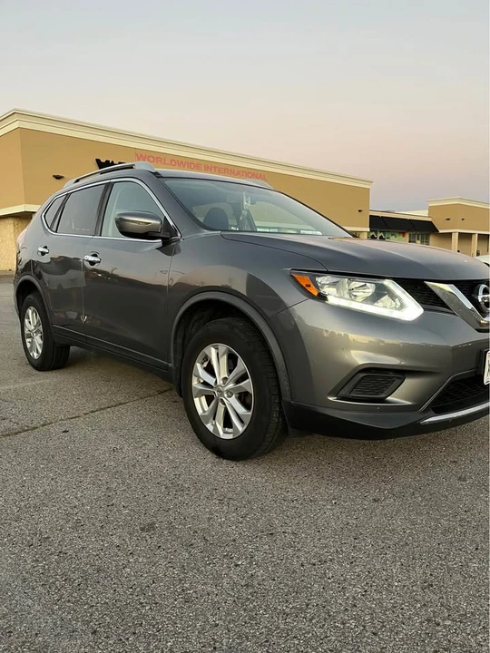 2016 Nissan Rogue - Image 10 of 20