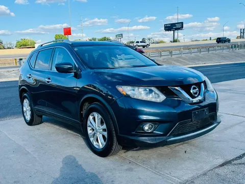 2016 Nissan Rogue SV (2017.5) Sport Utility 4D