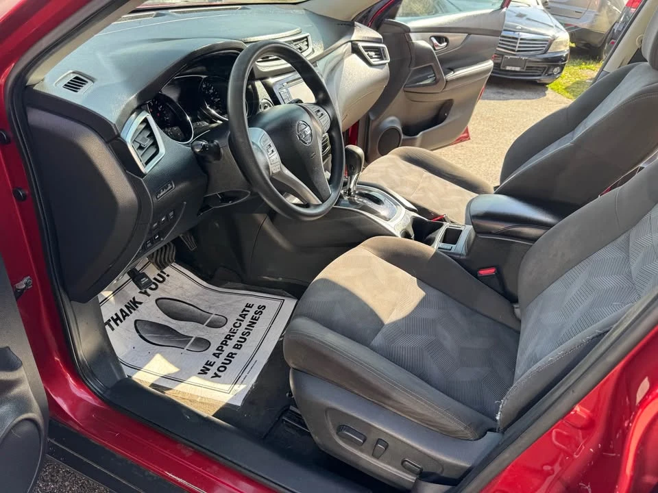 2016 Nissan Rogue - Image 15 of 20