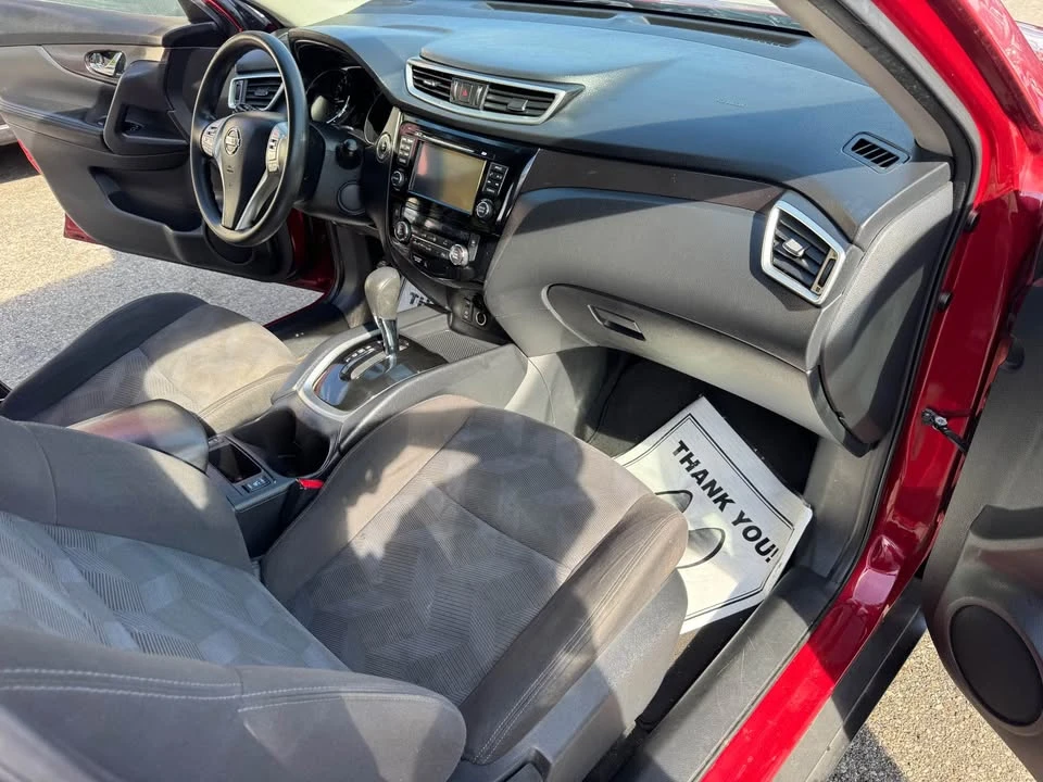 2016 Nissan Rogue - Image 11 of 20
