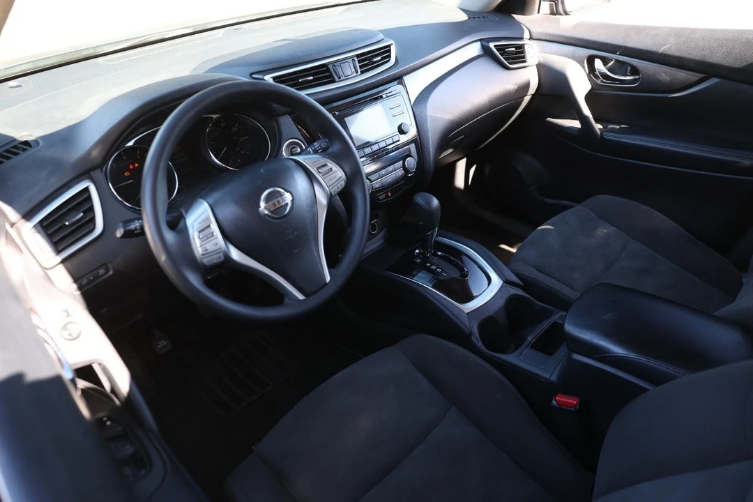 2016 Nissan Rogue - Image 4 of 21