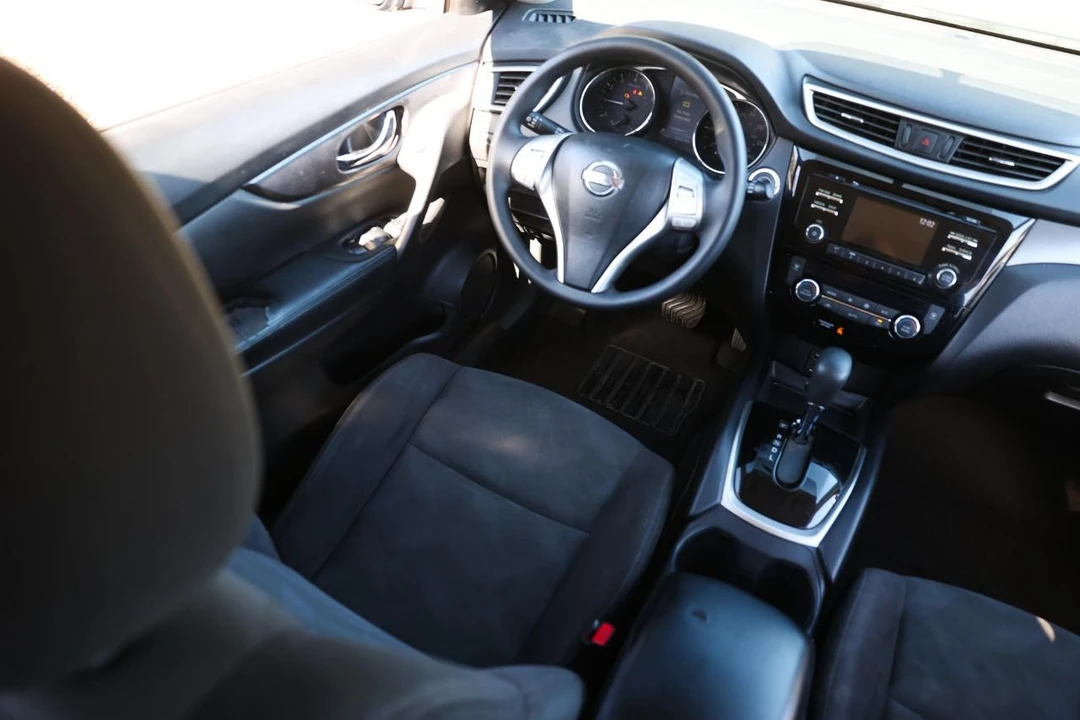 2016 Nissan Rogue - Image 20 of 21