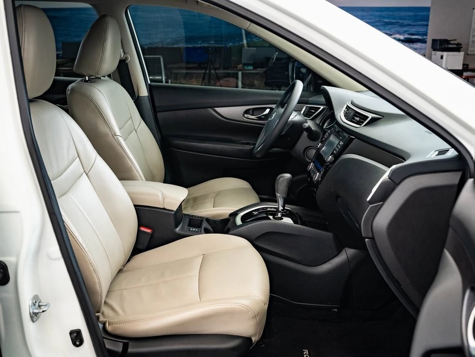 2016 Nissan Rogue - Image 20 of 21