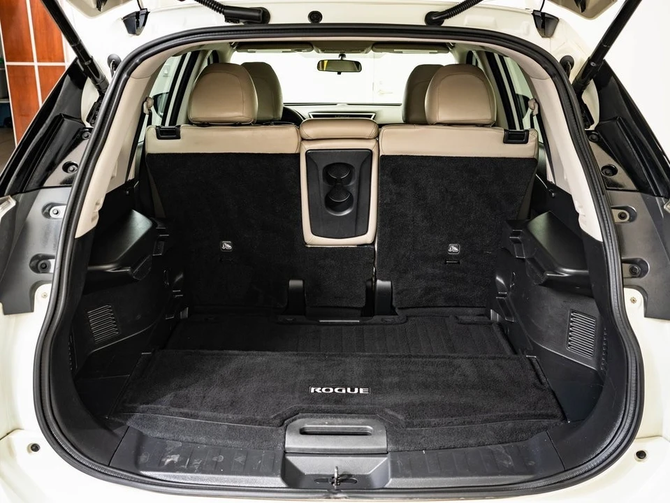 2016 Nissan Rogue - Image 16 of 21