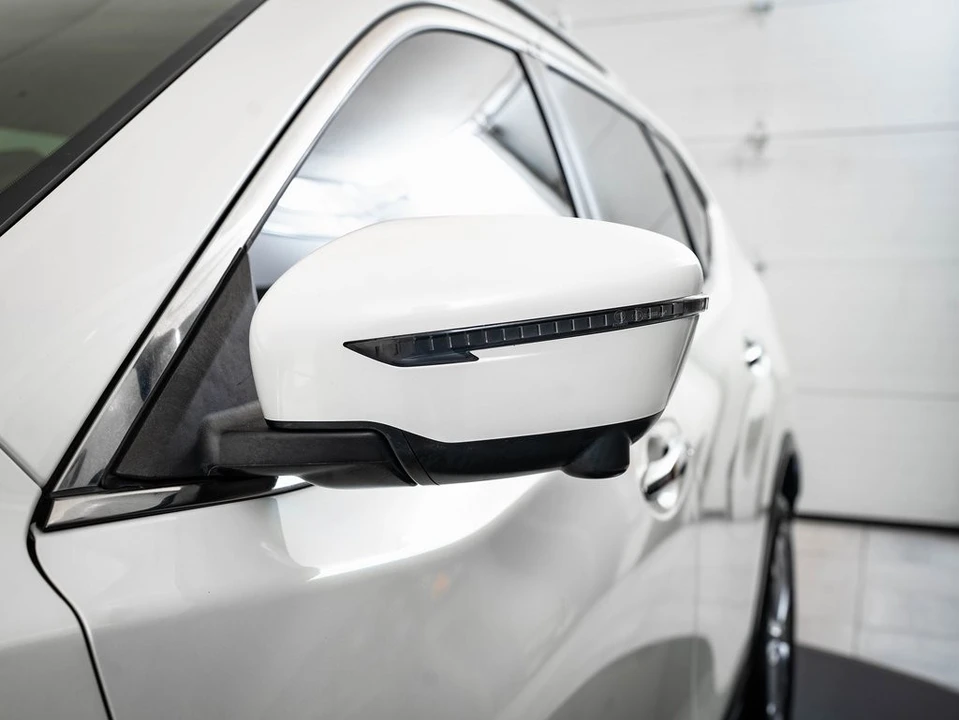 2016 Nissan Rogue - Image 14 of 21