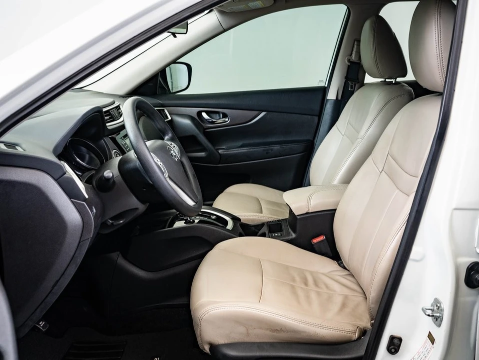 2016 Nissan Rogue - Image 18 of 21