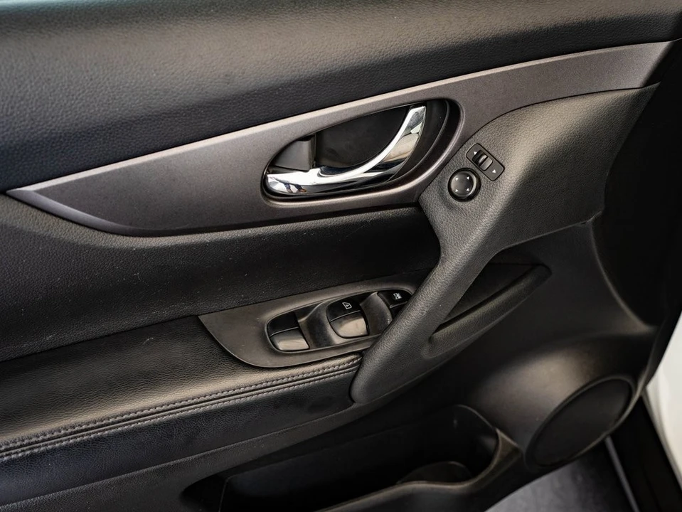 2016 Nissan Rogue - Image 21 of 21
