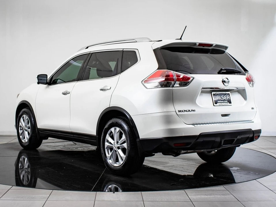 2016 Nissan Rogue - Image 11 of 21