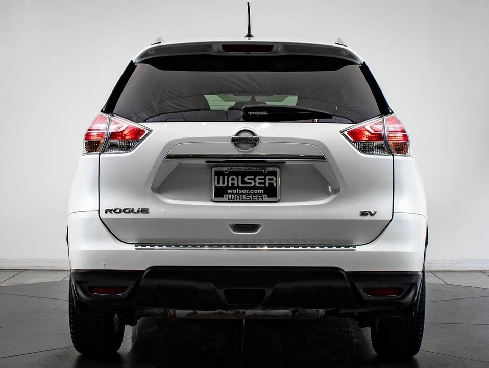 2016 Nissan Rogue - Image 10 of 21