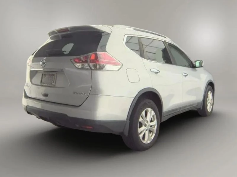 2016 Nissan Rogue - Image 2 of 3