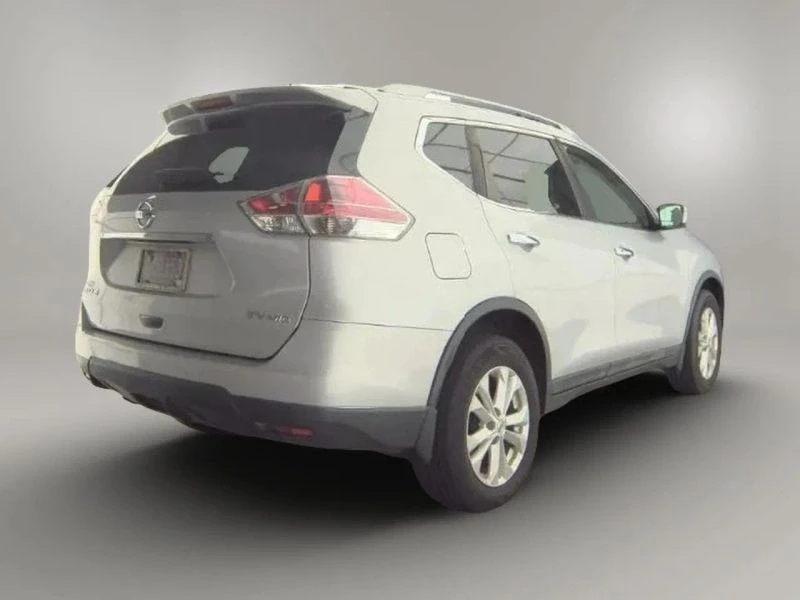 2016 Nissan Rogue - Image 2 of 3