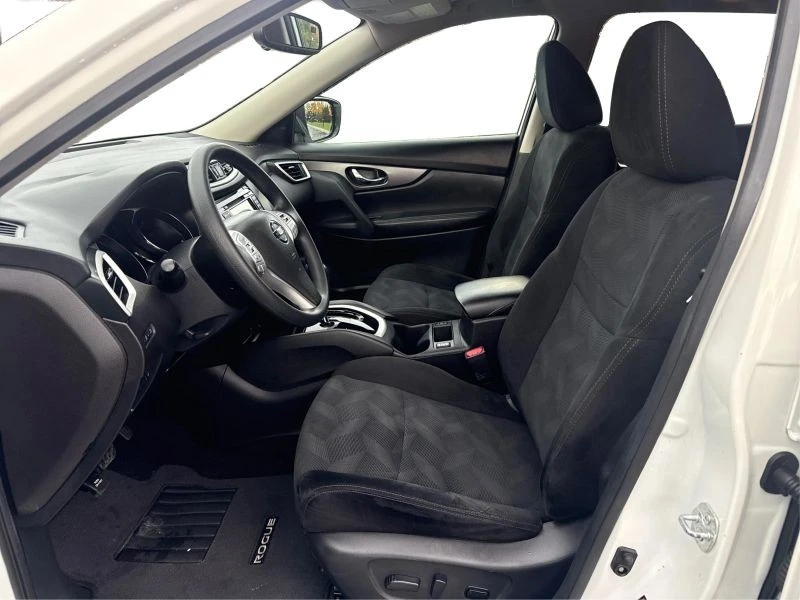 2016 Nissan Rogue - Image 9 of 12